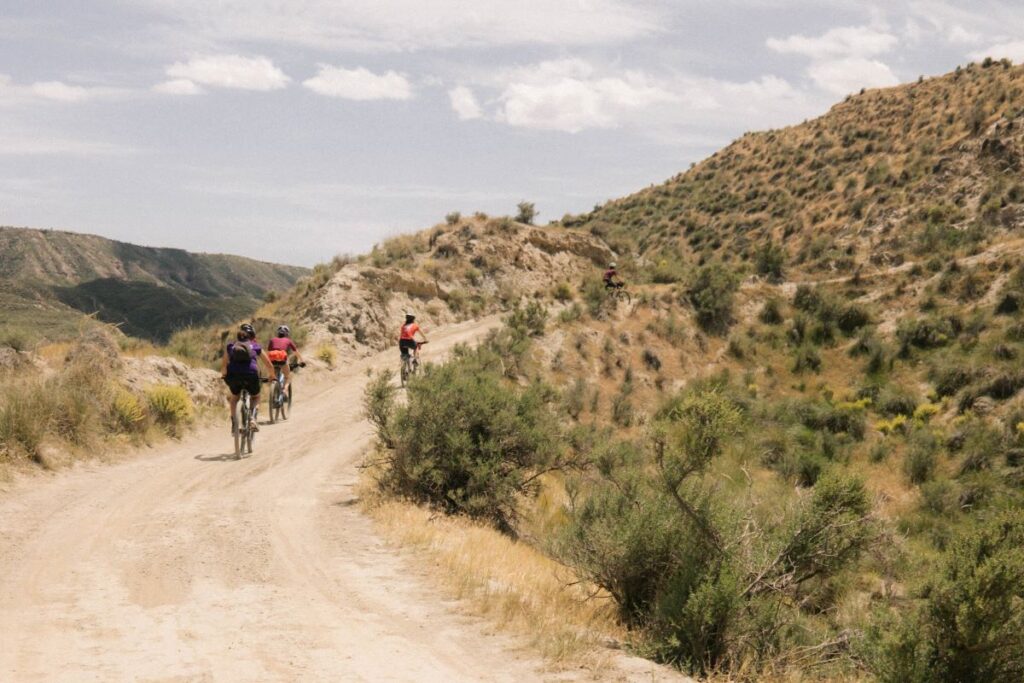 Pedaleando por la Sierra de Baza por pista gravel